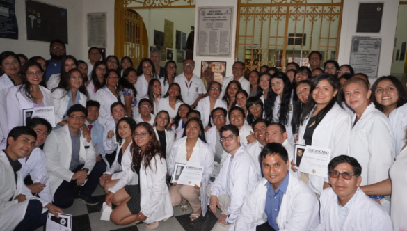 Más de 60 estudiantes de medicina culminan con éxito su internado médico en el HNSEB