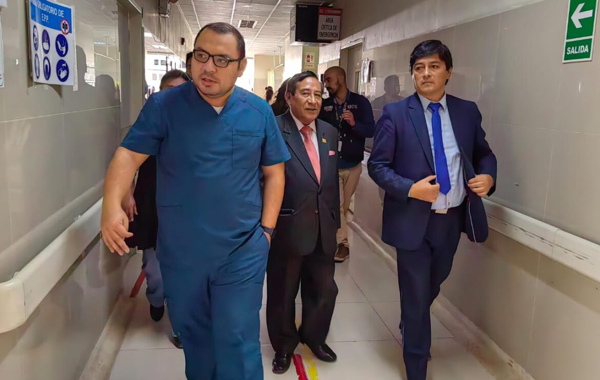 Hospital Nacional Sergio E. Bernales recibió visita de Dgos para verificar funcionamiento de tomógrafo y la efectividad de las diversas áreas del nosocomio