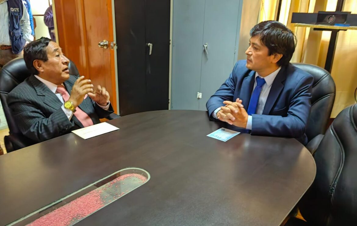 Hospital Nacional Sergio E. Bernales recibió visita de Dgos para verificar funcionamiento de tomógrafo y la efectividad de las diversas áreas del nosocomio